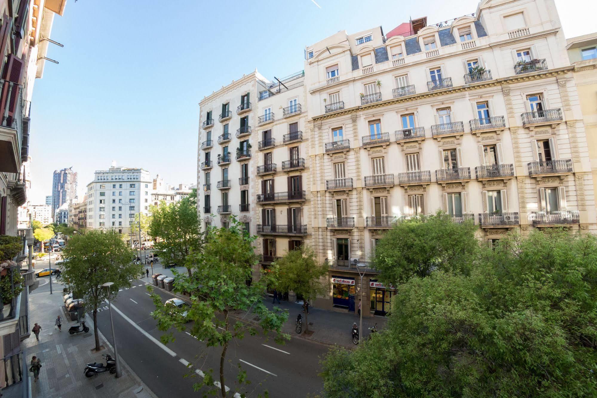 Sant Jordi Alberg Barcelona Eksteriør billede