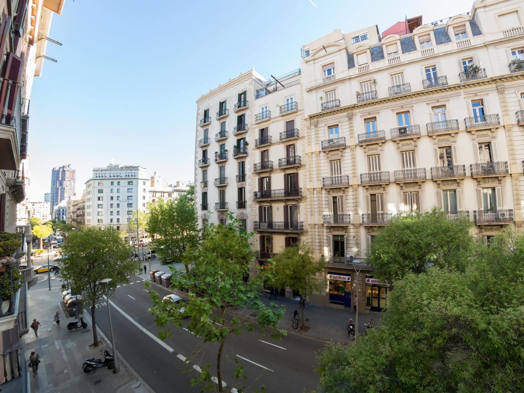 Sant Jordi Alberg Barcelona Eksteriør billede